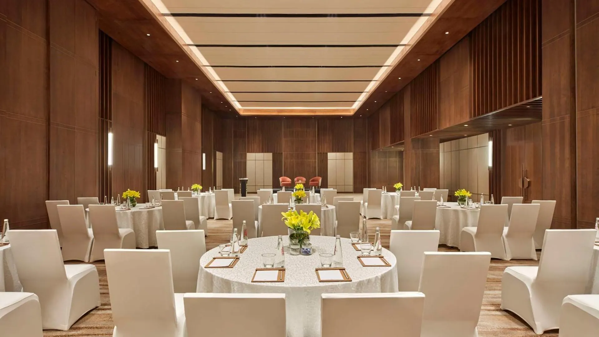 Hilton Gurugram Baani City Centre Γκουργκάον