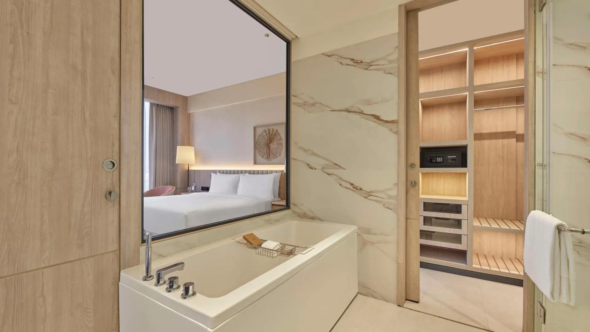 Ξενοδοχείο Hilton Gurugram Baani City Centre Γκουργκάον