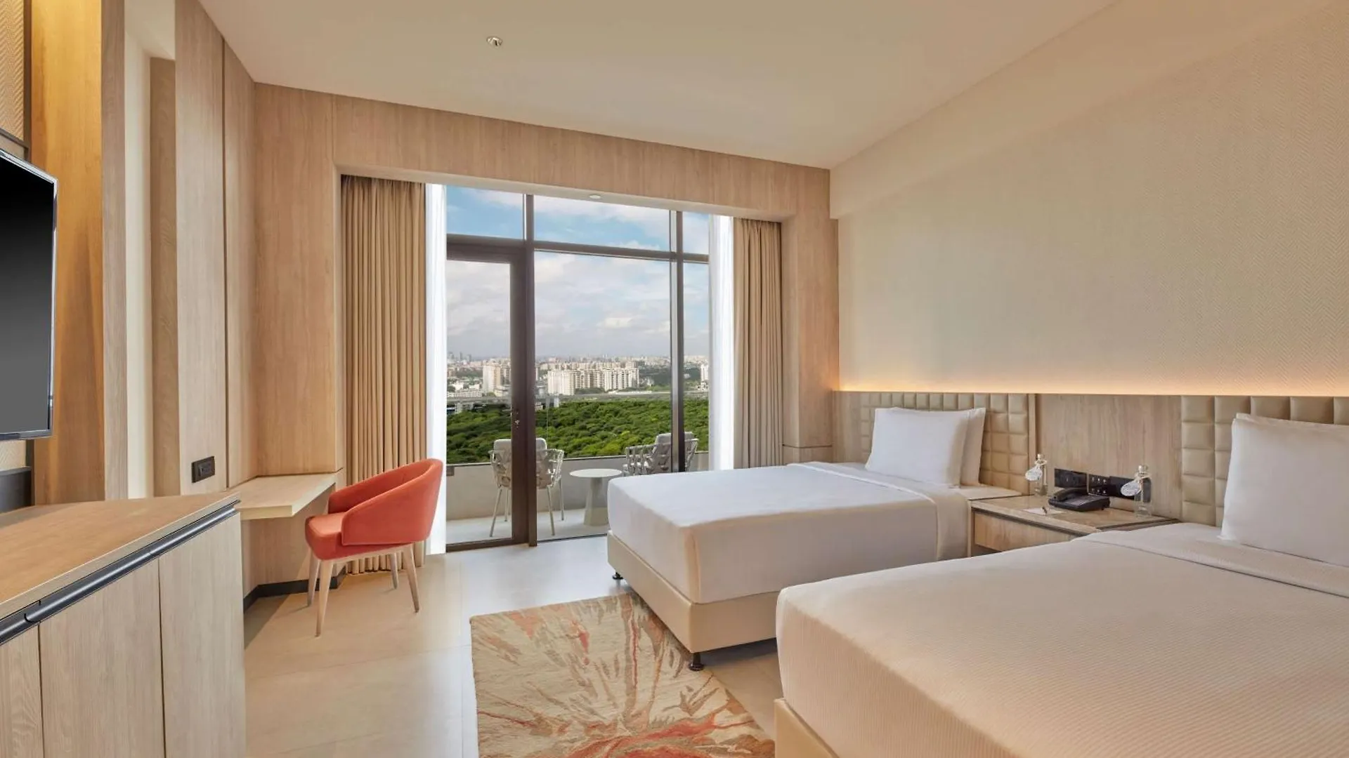 Hilton Gurugram Baani City Centre Gurgáon 5*,  Indie